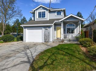 1996 Red Oak Dr, Santa Rosa, CA 95403