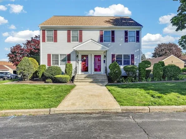 2970 Mendon Rd APT 51, Cumberland, RI 02864