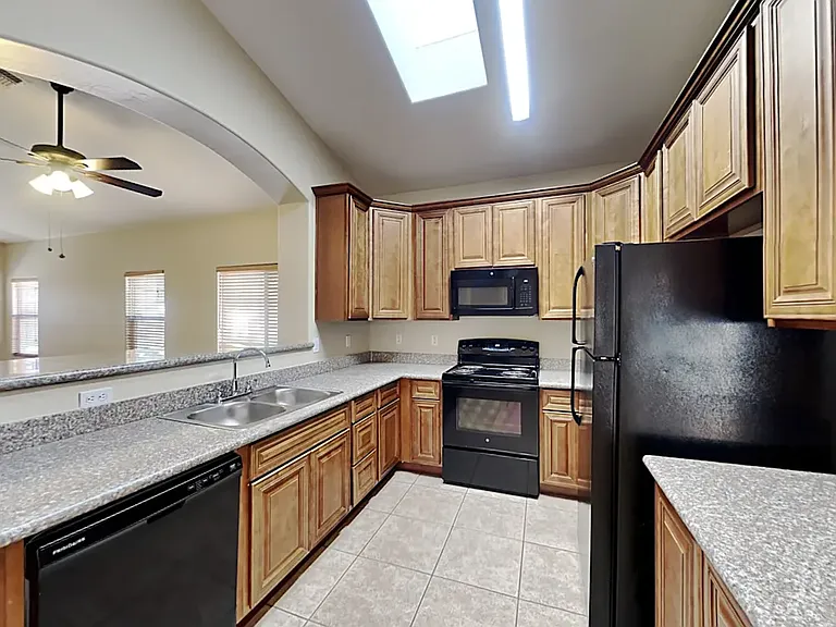 11033 W Granada Rd — Photo 10
