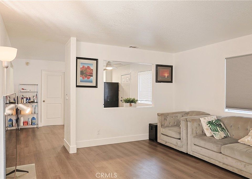 1st image of 2214 W Wardlow Rd