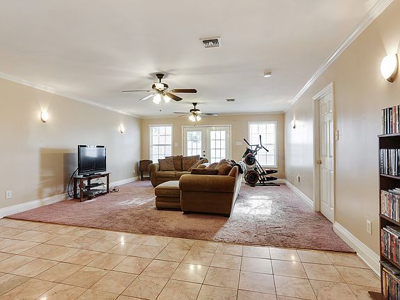 5th image of 4630 Wilson Ave