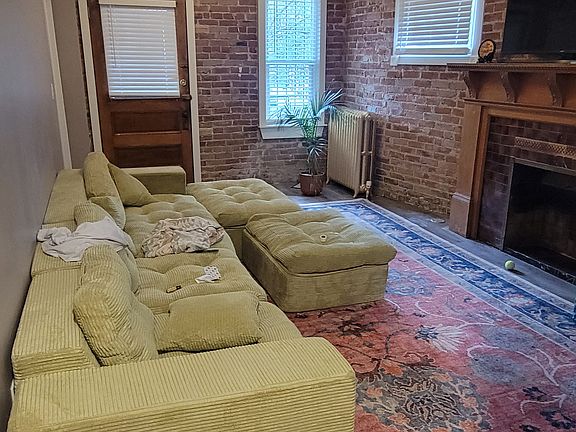 5th image of 1483 N Detroit St #1
