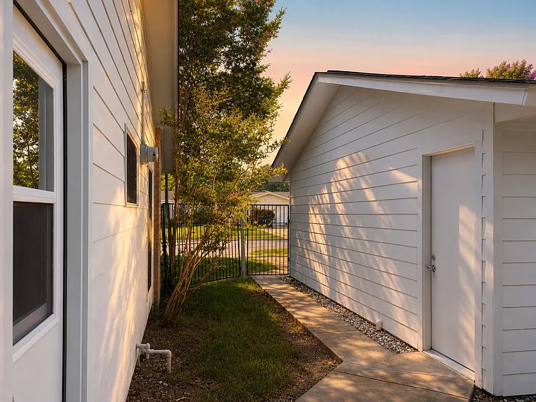 3401 Hanover Ln — Photo 27