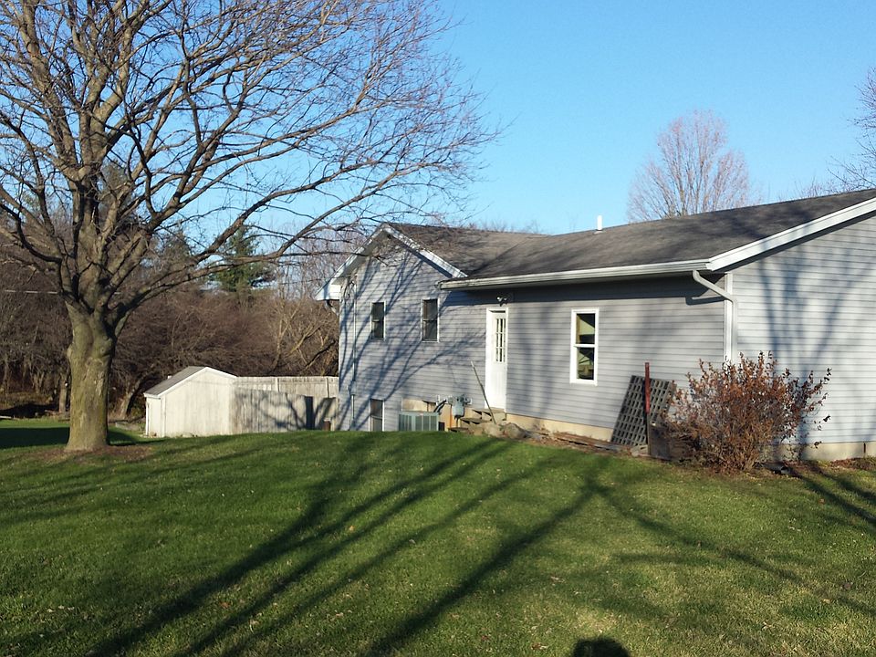 1st image of 825 Jackson St SW