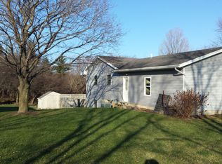 825 Jackson St SW, Grandville, MI 49418