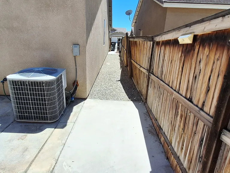 3125 Erica Ave — Photo 27