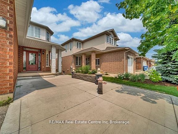 2nd image of 61 Moffatt Ln
