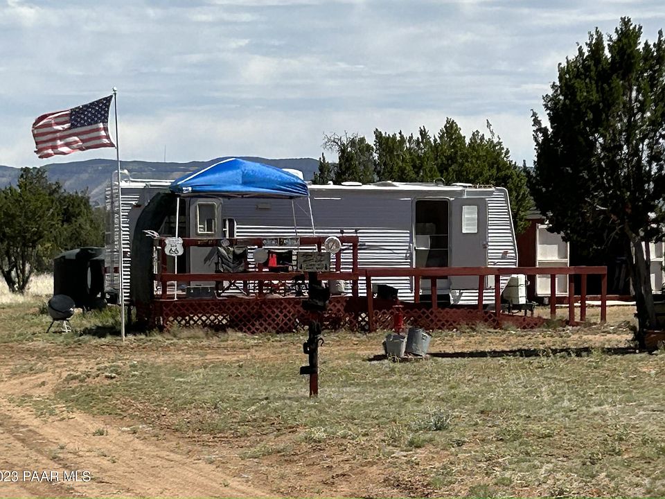 1st image of 32358 W Calle Ines