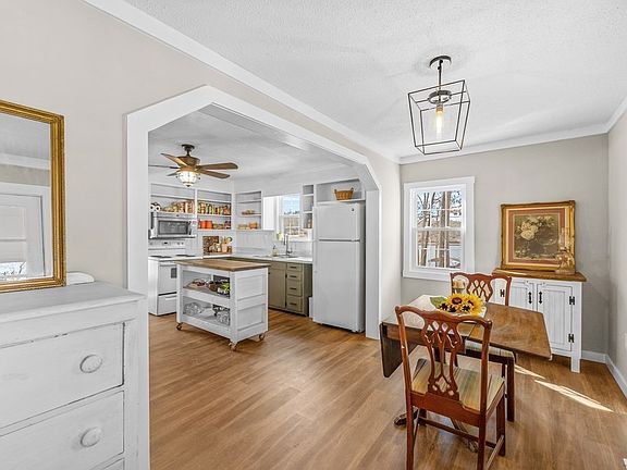 3rd image of 93 Parnell Rd