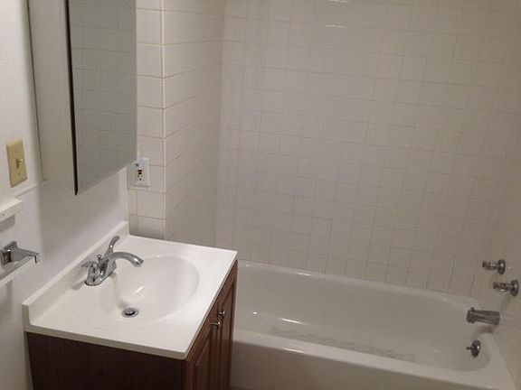 3rd image of 27 Broadhead Ave