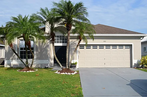880 NW Waterlily Pl Photo 1