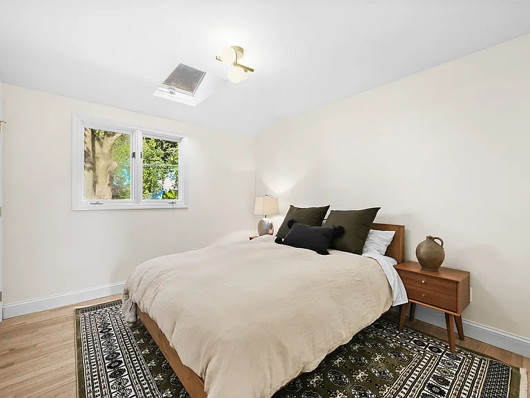 8 Millard St — Photo 29
