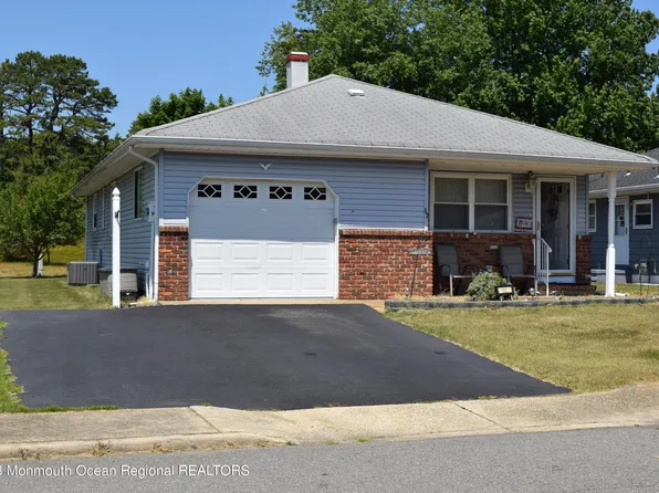 52 Charlotteville Drive S, Toms River, NJ 08757