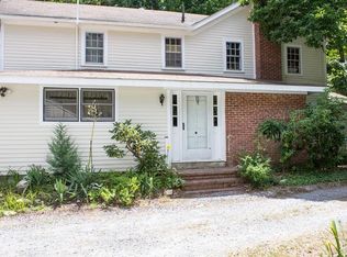 63 County St, Dover, MA 02030