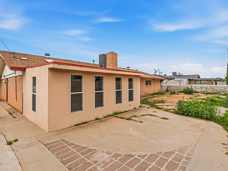 8700 Cielo Vista Dr — Photo 18