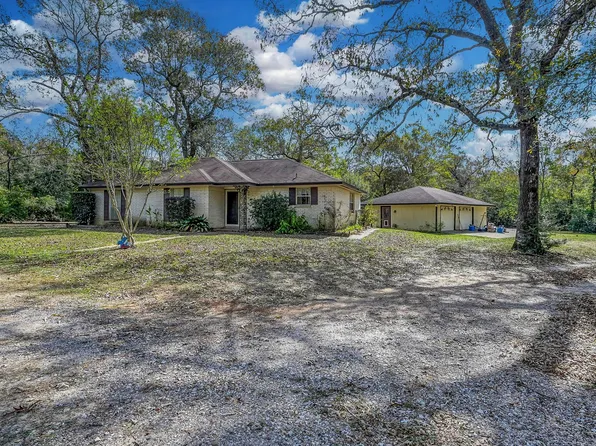 16310 Weaver Ln, Conroe, TX 77303