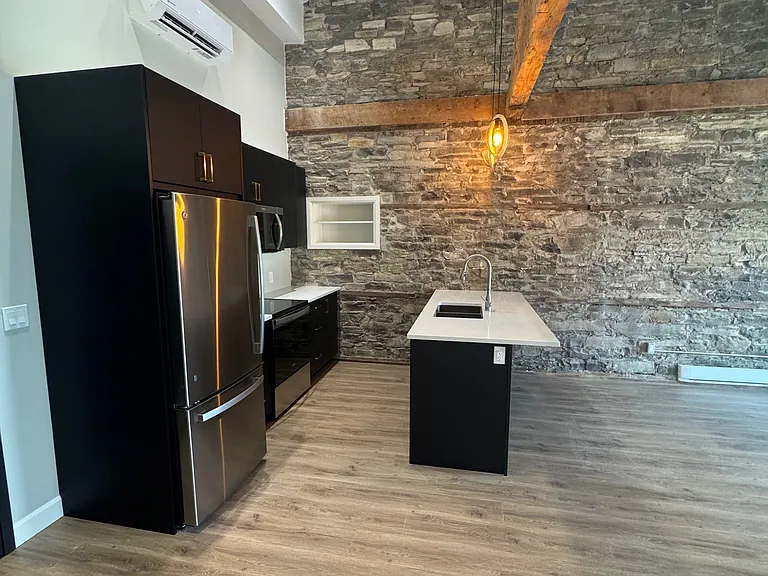 330 Victoria St N #7 — Photo 7