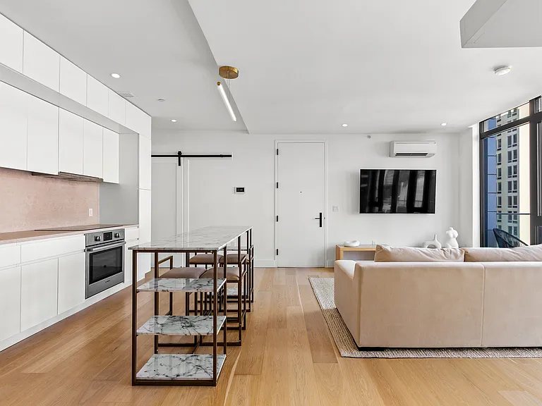 112 Fleet Pl #12A — Photo 7