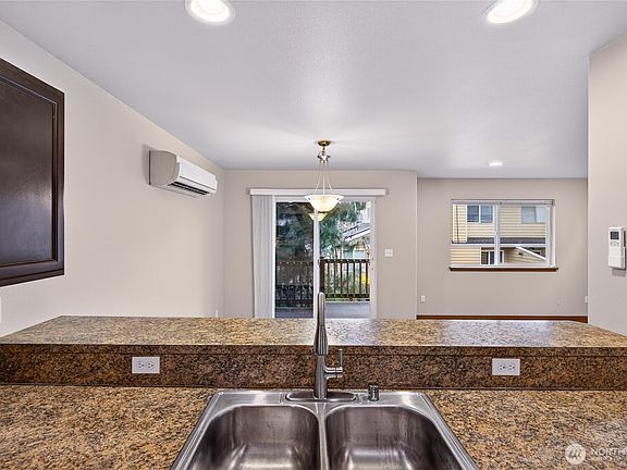 5th image of 80 NE Melrose Drive