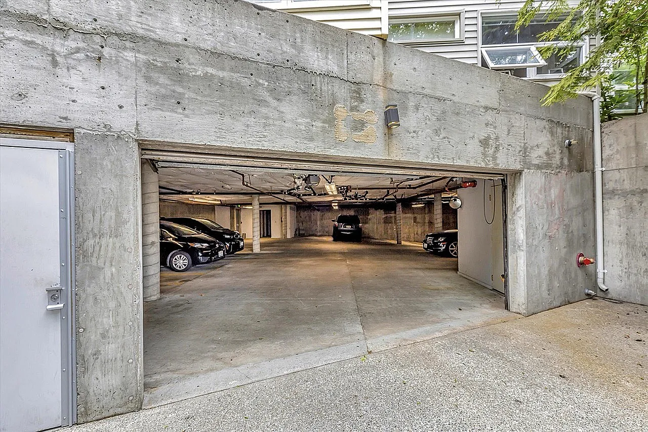Nordic Pointe Apartments — Photo 1