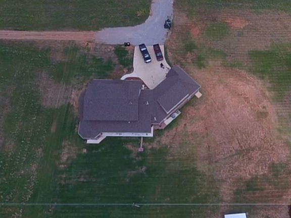 2nd image of 729 Mullican Dr