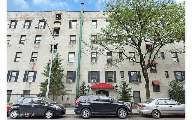 Sold by Douglas Elliman | media 21