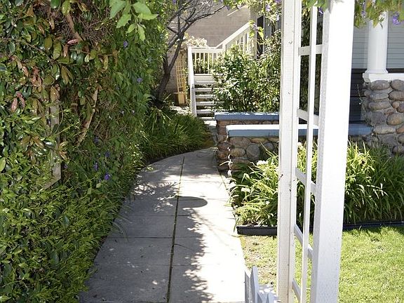3rd image of 1727-A Adams Ave