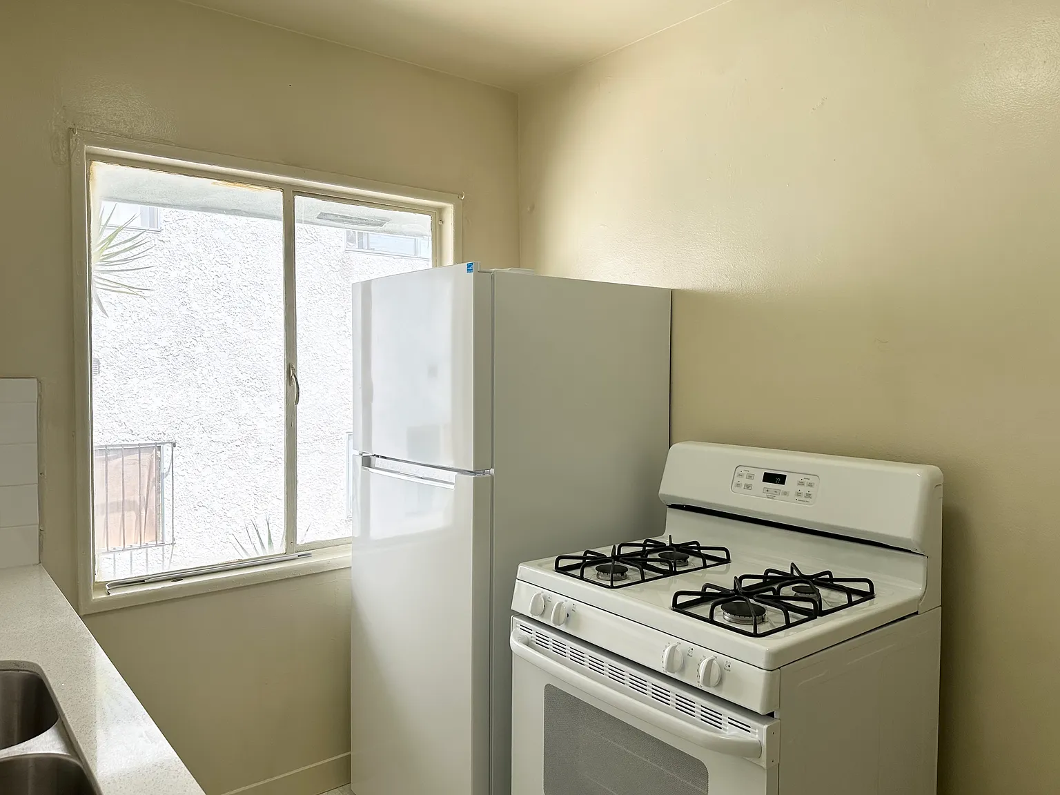 2 bed, 845 sqft, $1,995 — Photo 4