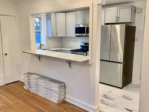 5th image of 6033 Woodcrest Ave #2F