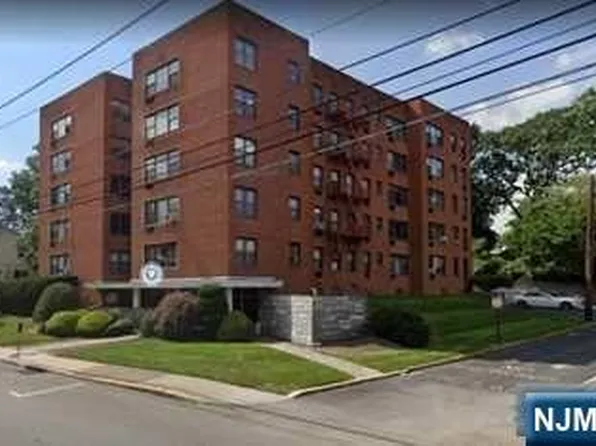 1541 Lemoine Ave APT 3A, Fort Lee, NJ 07024