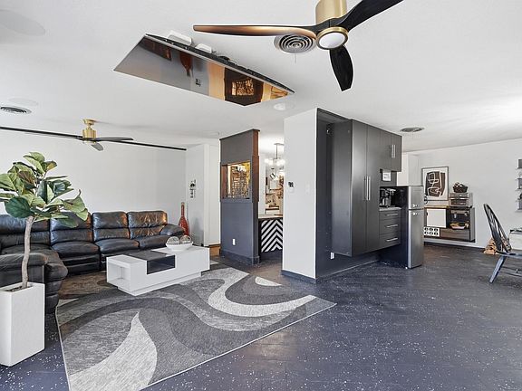 2nd image of 4096 N 10th St