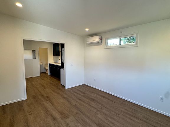 2nd image of 2178 N Ventura Ave