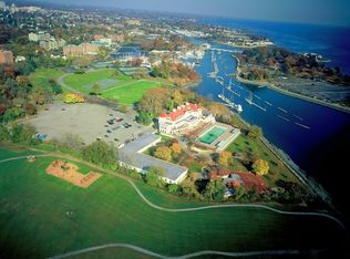 (Undisclosed Address), New Rochelle, NY 10805