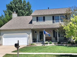 502 Old Farm Rd, Bloomington, IL 61704