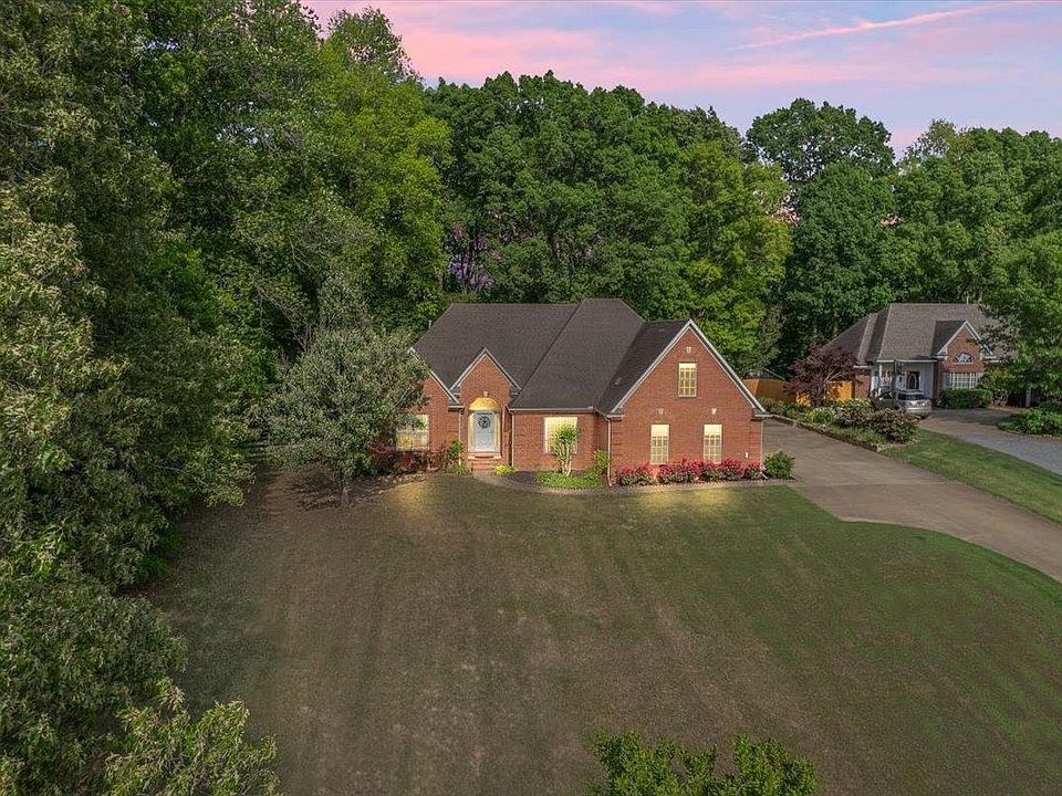 1st image of 375 Leggett Dr