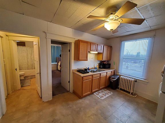 5th image of 2221 Olive St