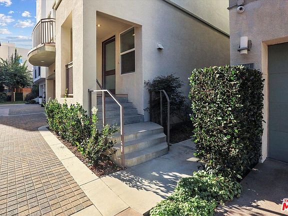 2nd image of 6631 Seabluff Dr #6