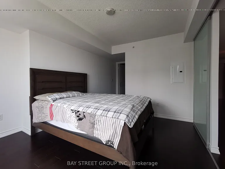 386 Yonge St #1809 — Photo 4