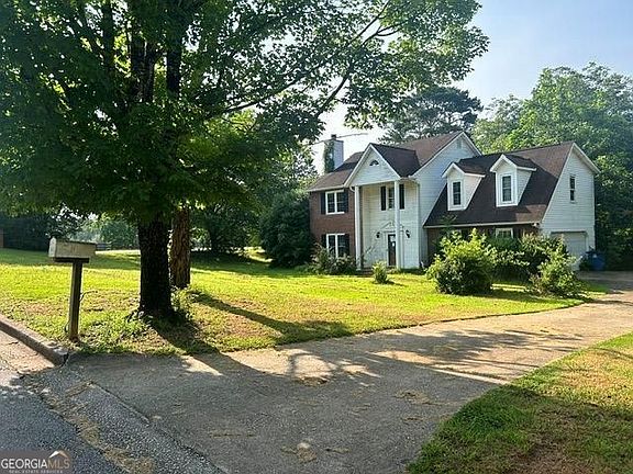 4th image of 11 Lakeview Ln
