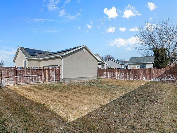 4th image of 401 Election Rd