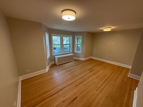 2nd image of 6414-6416 N Richmond St #6418