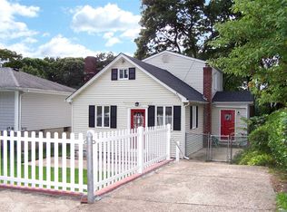 30 Mitchell Dr, Sound Beach, NY 11789
