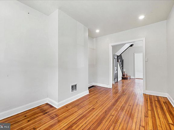4th image of 51 E High St