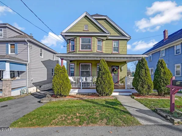 429 Sanderson St, Throop, PA 18512