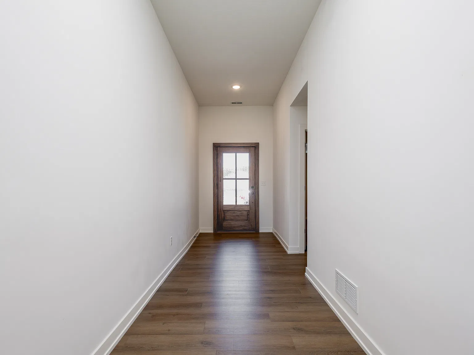 3 bed, 2.0 bath, 1671 sqft, $2,000 — Photo 3