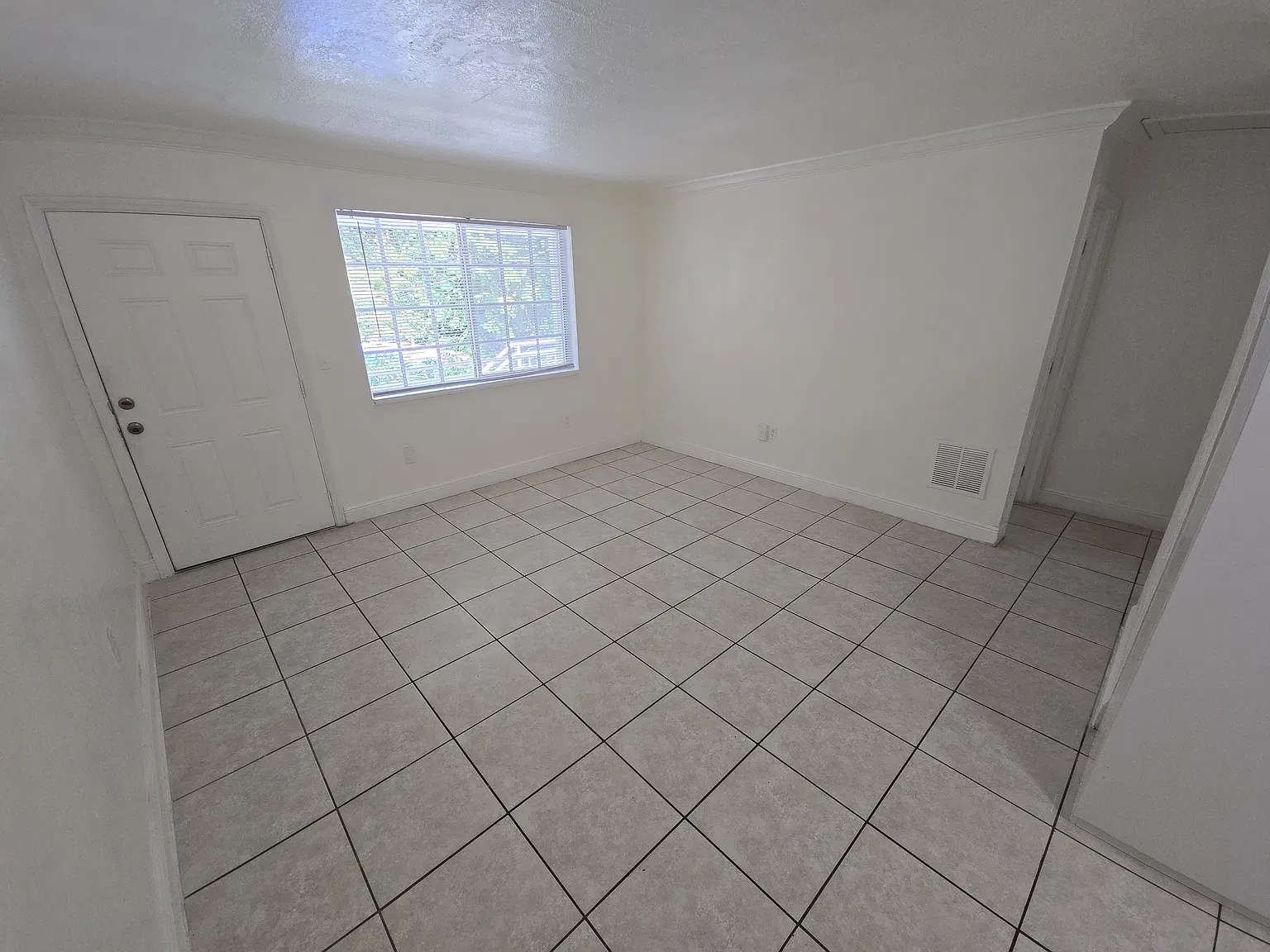 2 bed, 790 sqft, $2,100 — Photo 1