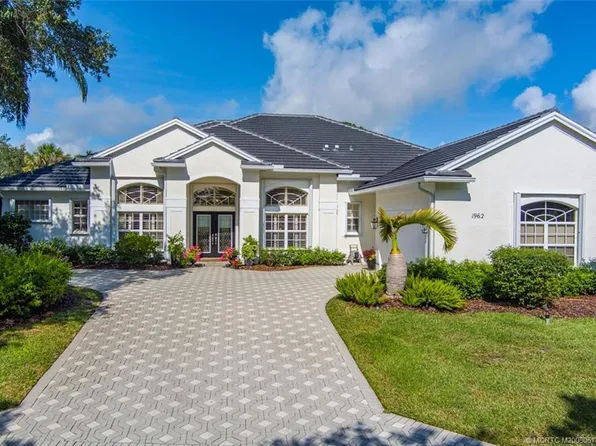 1962 SW Bradford Pl, Palm City, FL 34990