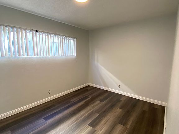 4th image of 9320 S Figueroa St #B