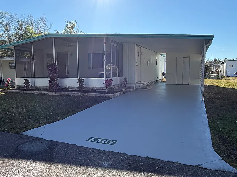 5507 Pinecrest Dr — Photo 1