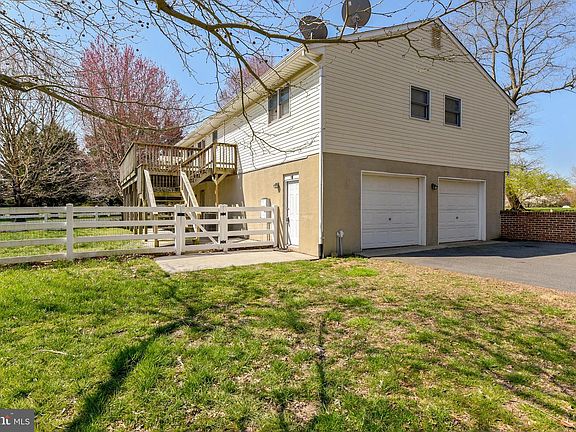 3rd image of 501 Prospect Bay Dr E